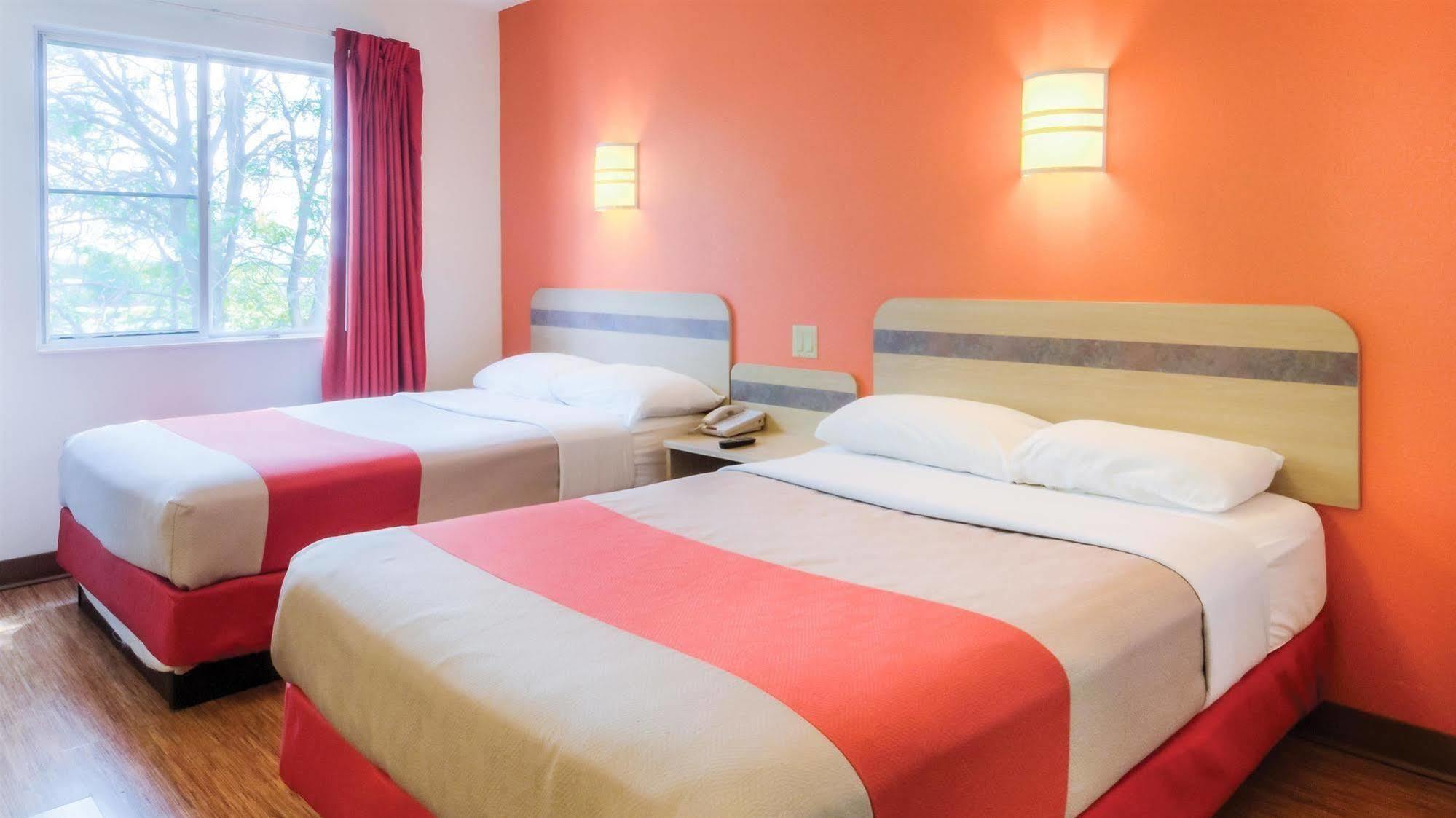 Motel 6-Baraboo, Wi - Lake Delton-Wisconsin Dells Bagian luar foto